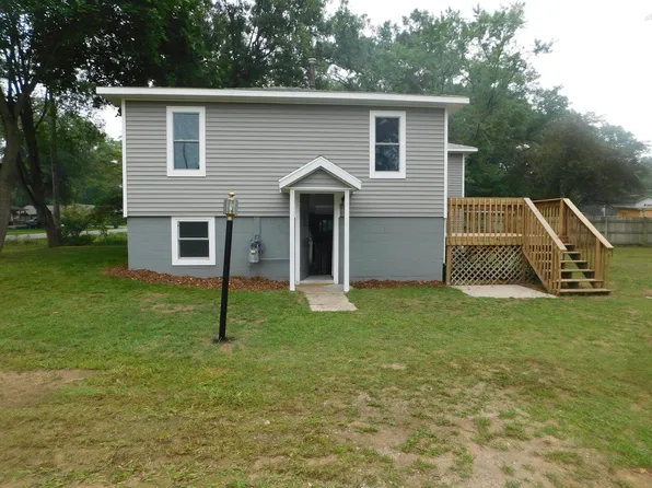 1091 Woodridge St, Muskegon, MI 49442