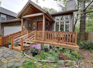 615 N Larch St, Cannon Beach, OR 97110