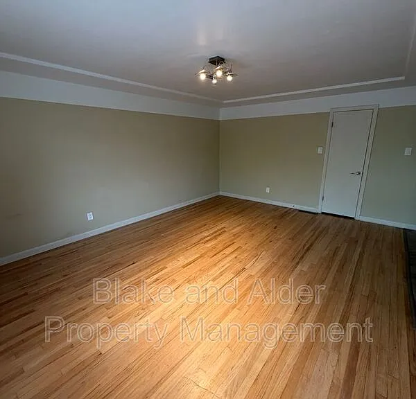 5226 SE Clinton St — Photo 2