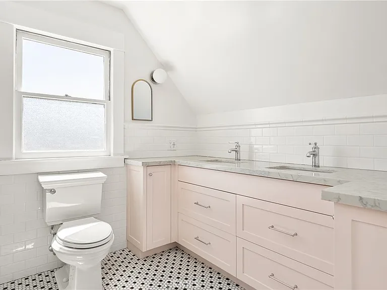 390 N Cambridge St — Photo 42