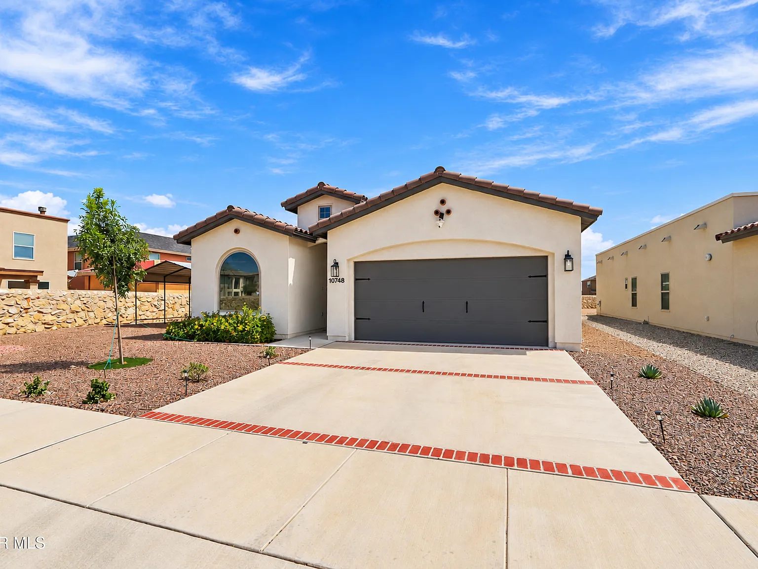 4 bed, 2.0 bath, 1768 sqft, $2,200 — Photo 2
