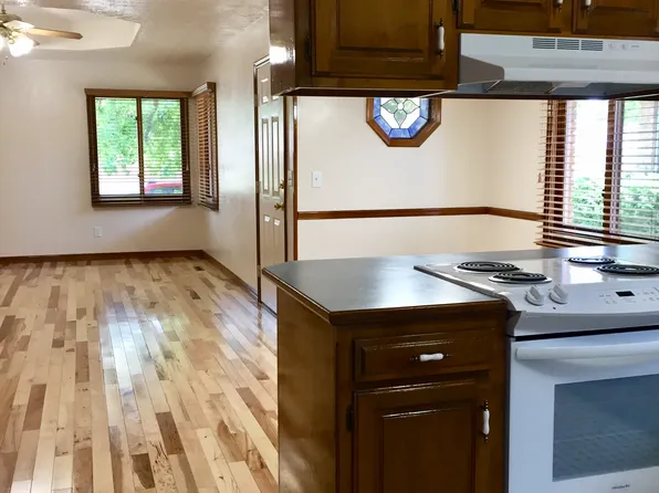 204 E Edgewood St, Springfield, MO 65807