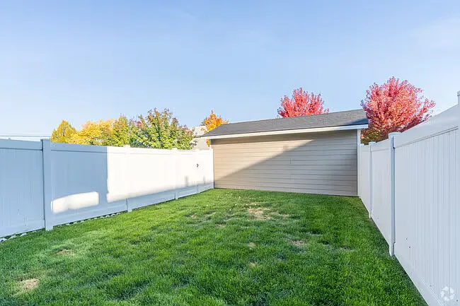 10652 N May Ln — Photo 25