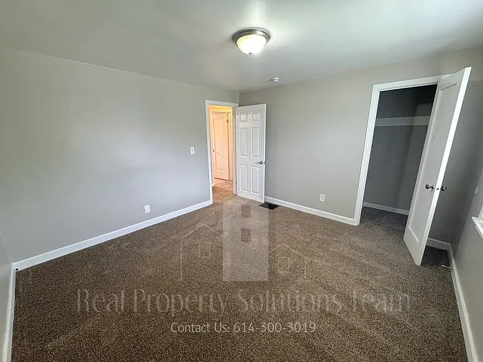 1079 S James Rd — Photo 12