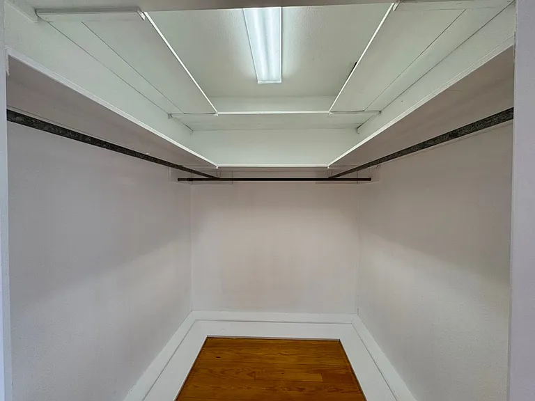 102 E Park Ave — Photo 8