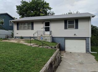 4906 N 61st St, Omaha, NE 68104