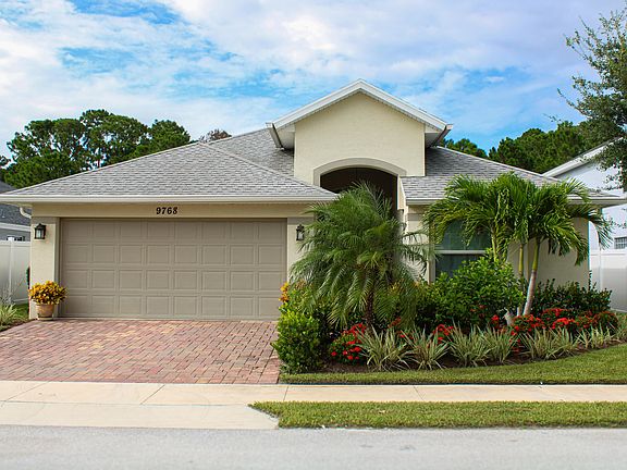 3rd image of 9768 Palm Breezes Drive