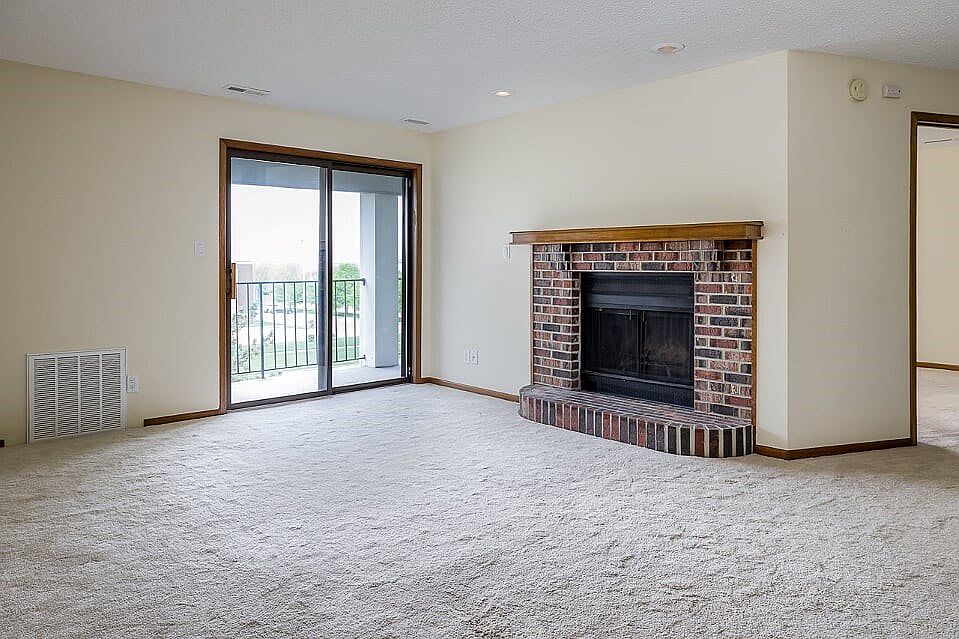Plumwood Terrace Condominiums 4805 86th St Urbandale IA Zillow