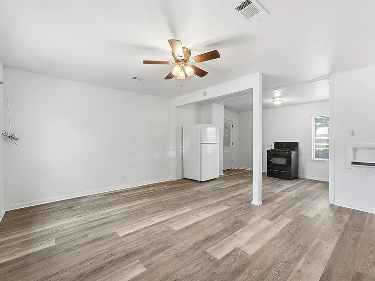 3711 Cosby St — Photo 5