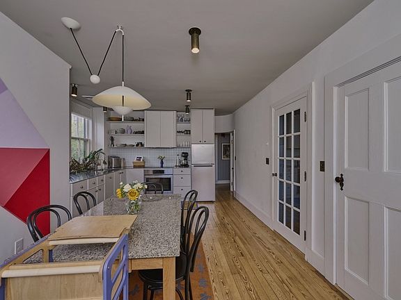 5th image of 64 Bartlett St APT 4