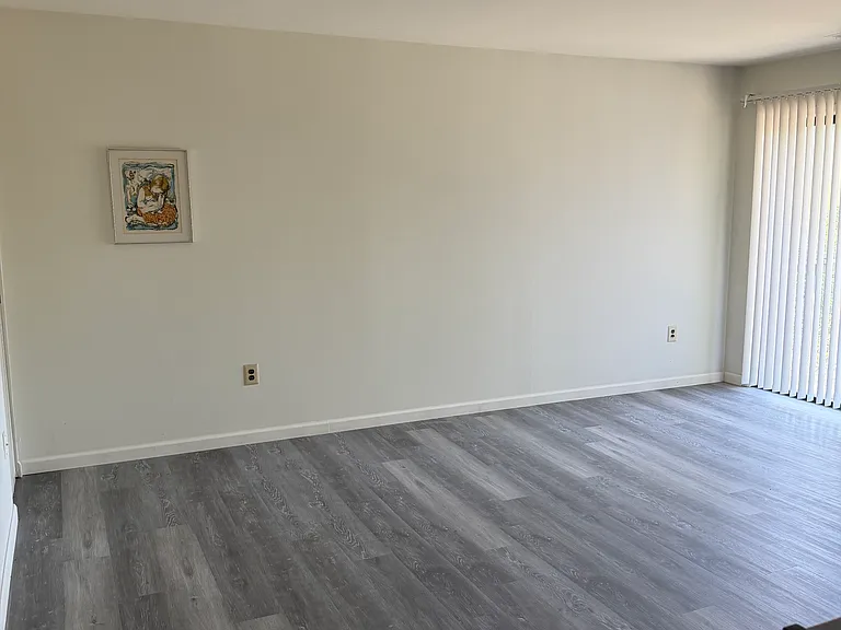 WINDING WOOD APARTMENTS — Photo 12