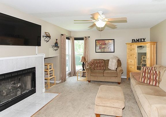 4th image of 21 Farmington Ct