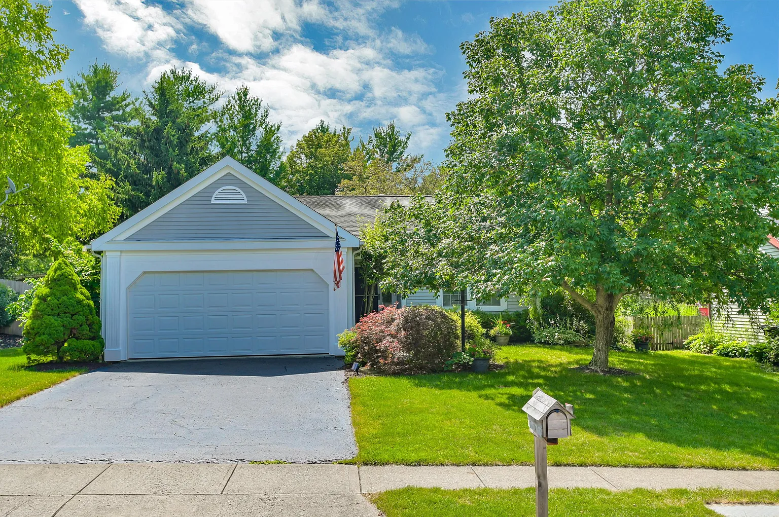 417 Highmeadows Village Dr photo 1
