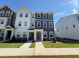 329 Deercroft Dr, Apex, NC 27539