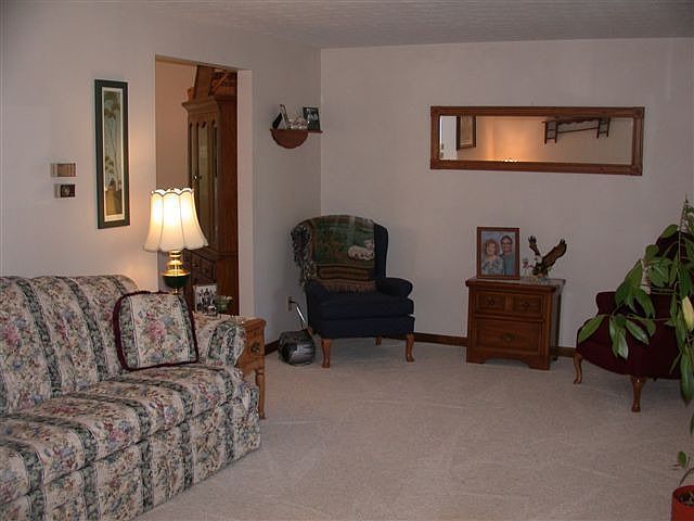 2nd image of 4600 Mahar Rd
