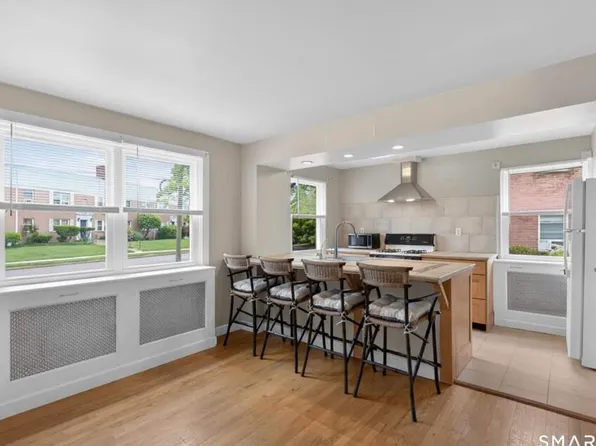 190 Seaton Rd APT 1, Stamford, CT 06902