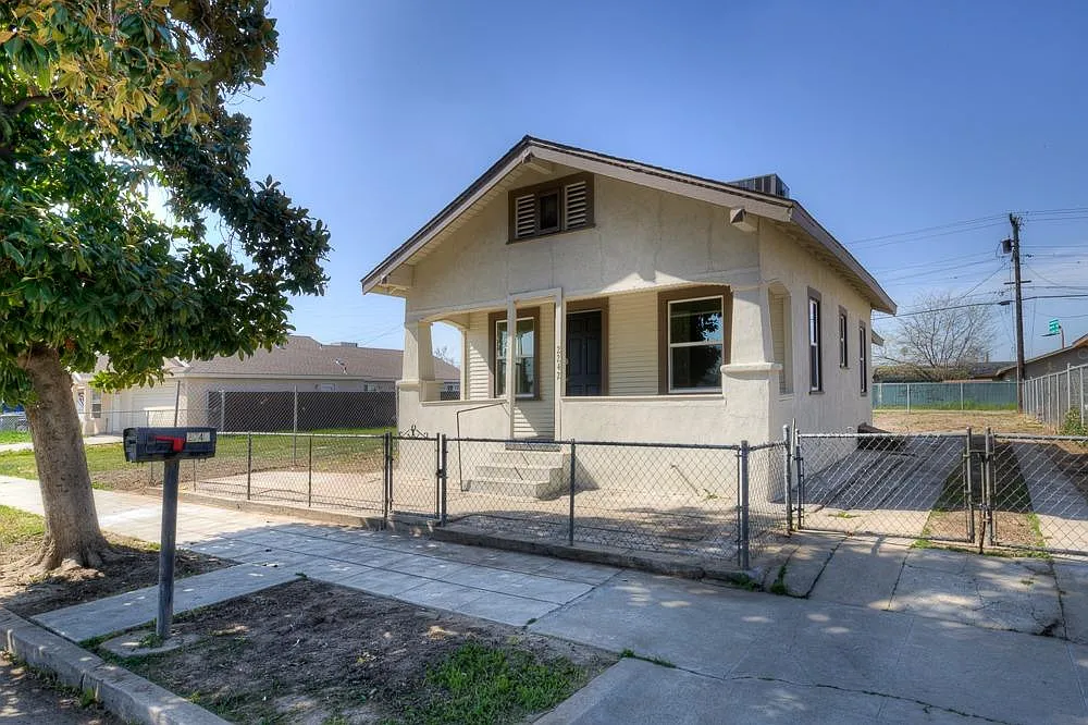 2242 S Nicholas Ave photo 1