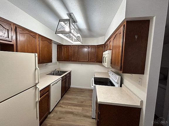 3rd image of 1147 Northview Dr