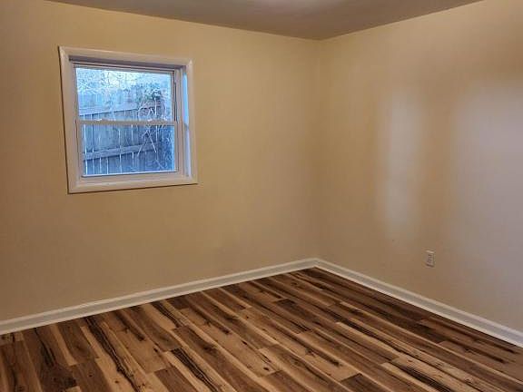 2nd image of 1337 Pine Ave