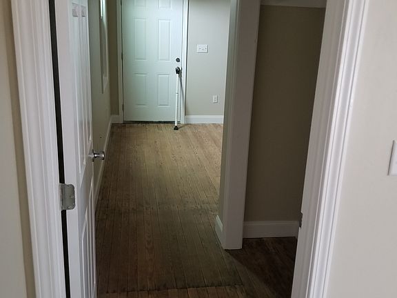 3rd image of 3234 Jackson Ave