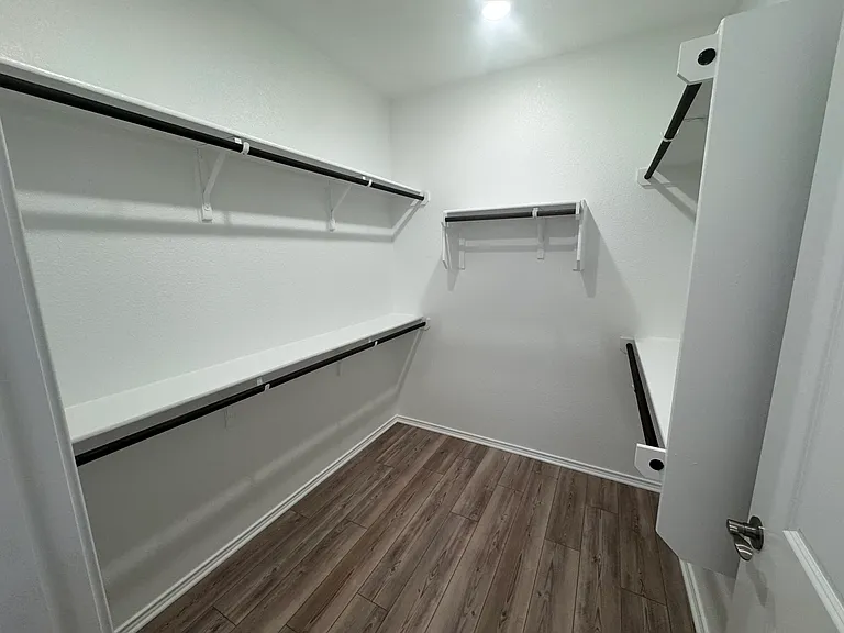 120 Clay Hill St — Photo 8