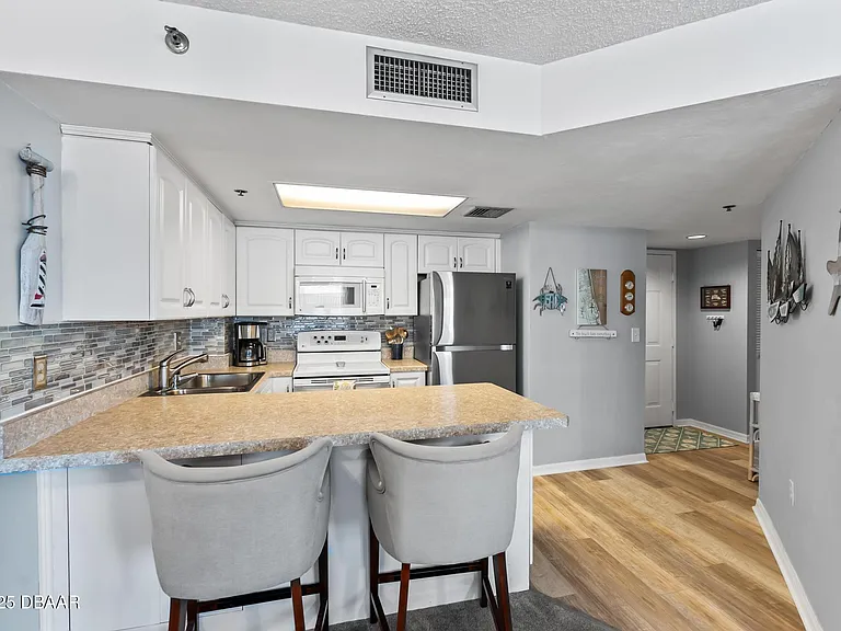 3023 S Atlantic Ave #702 — Photo 9