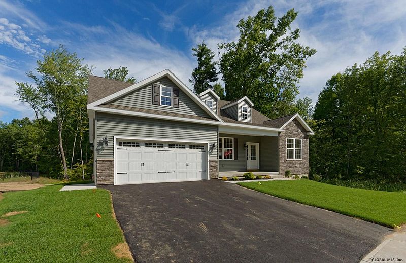 2nd image of 10 Aspen Drive