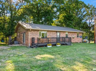 973 Clear Lake Rd, Dawson, IL 62520