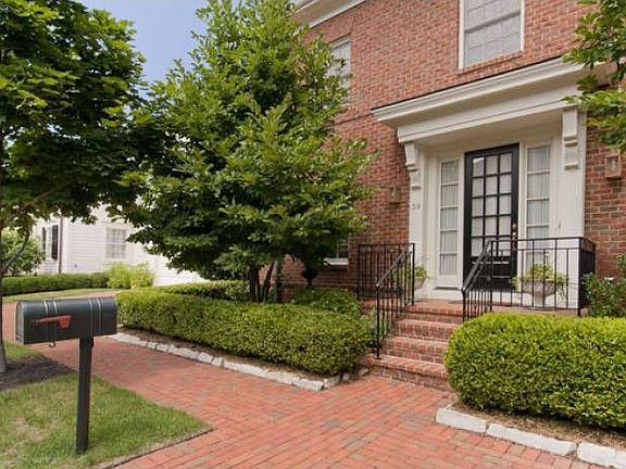 2nd image of 39 Pickett Pl