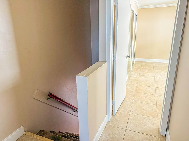 633 NE 2nd Ave #15 — Photo 7