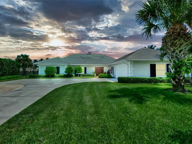 518 River Dr — Photo 32