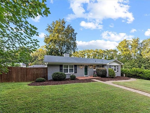 2nd image of 2704 Northampton Dr