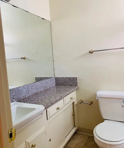 615 E Providencia Ave #C — Photo 12