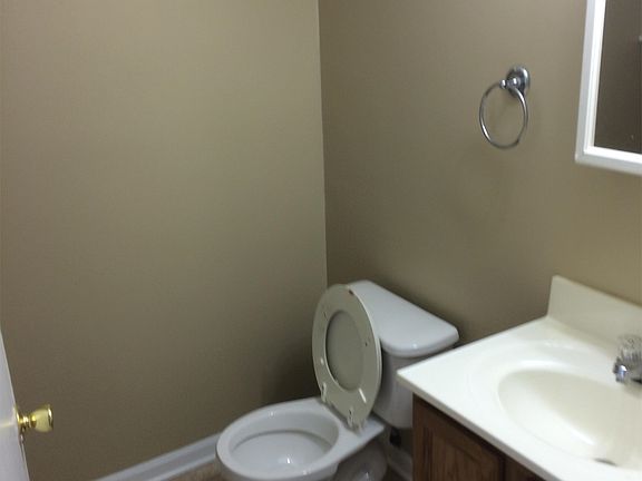 2nd image of 923 Villa Dr APT 5