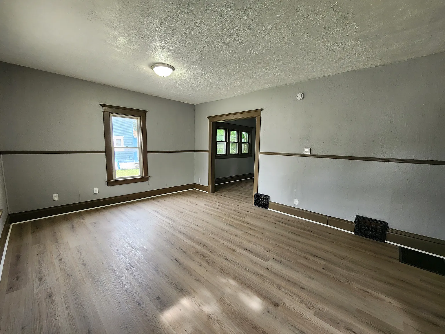 525 Courtland Street - 1 — Photo 4