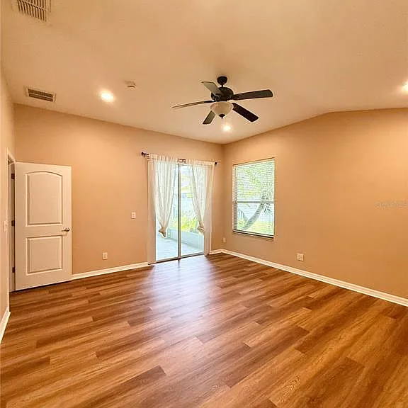 27202 Fordham Dr — Photo 11