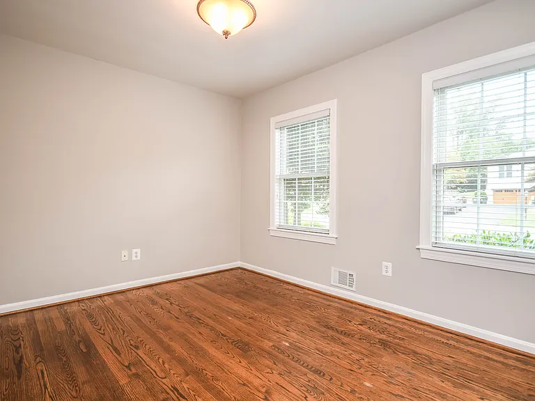 1211 Vinita Ln — Photo 16