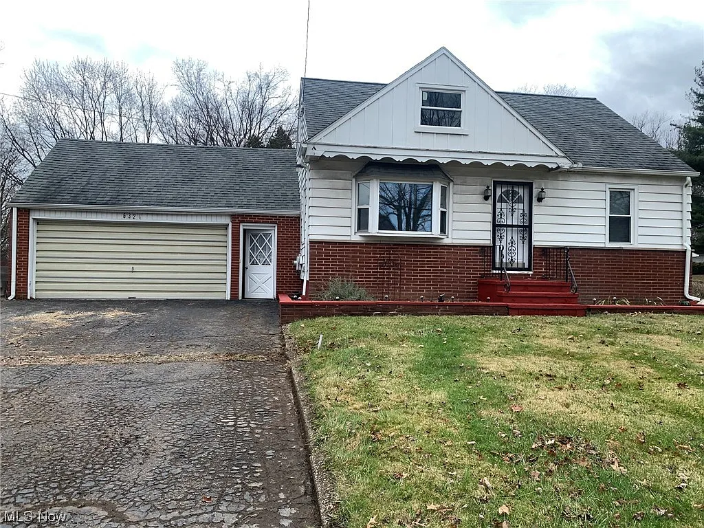 6321 Wall St photo 1