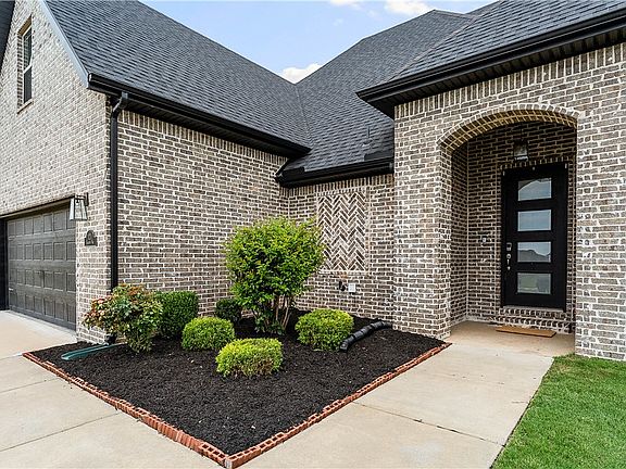 2nd image of 1211 Brandon Way