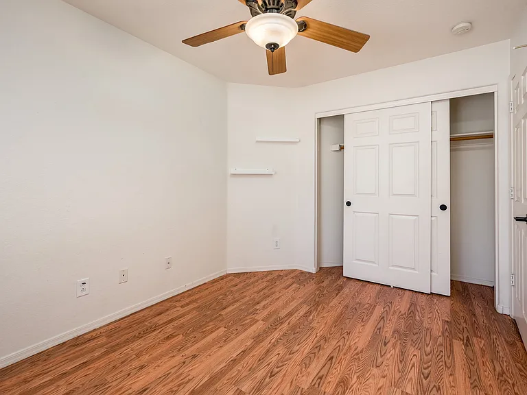 17429 W Watson Ln — Photo 15