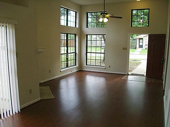 2nd image of 607 Las Brisas Dr