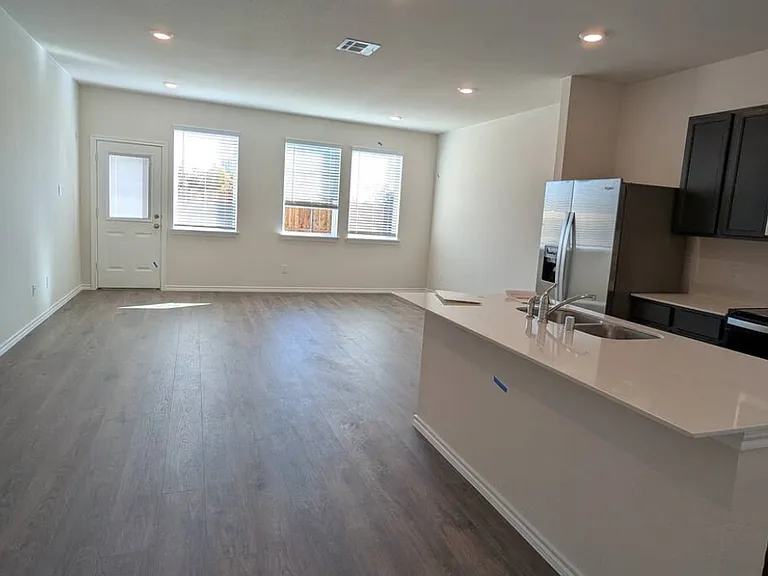 6205 Holly Spring Rd — Photo 2