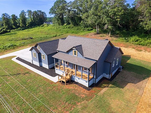 3rd image of 411 Stewart Gin Rd