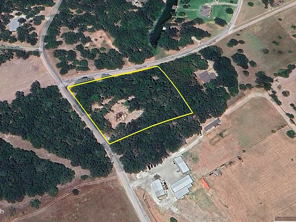 4th image of Hidden Oaks Ln