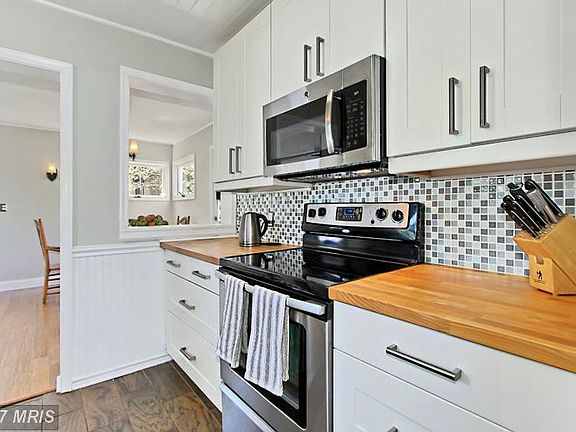 3rd image of 7202 Tyler Ave