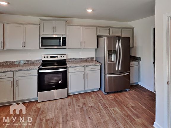 3rd image of 2126 Allium Dr