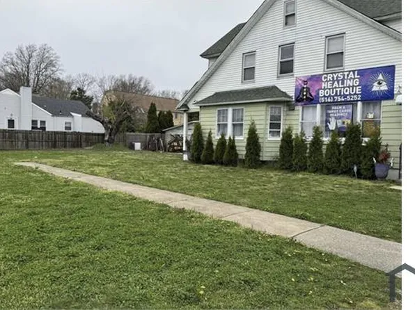 11 Post Ave #2, Westbury, NY 11590