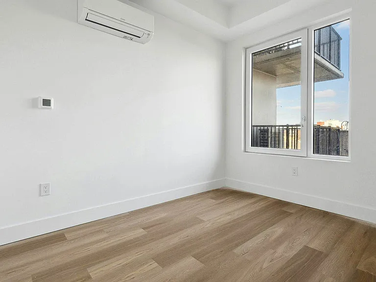715 E 32nd St #5F — Photo 5