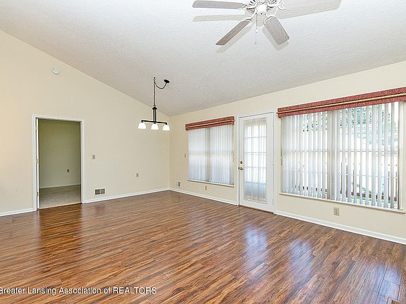 4th image of 854 Lenna Keith Cir