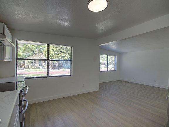 5th image of 626 Newton Ave S